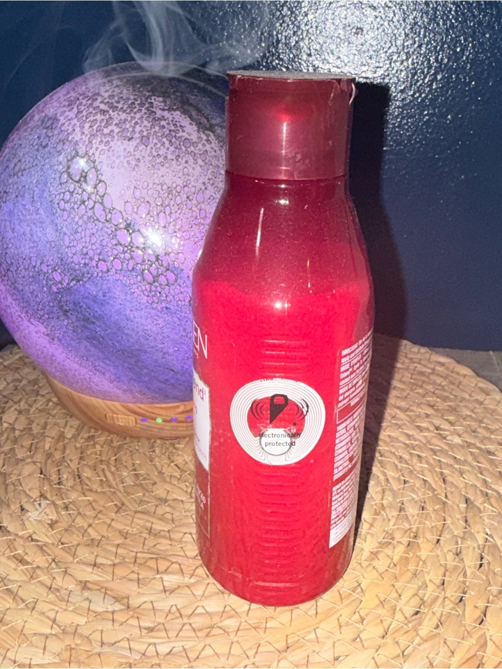 Redken Color Extend Conditioner - Deep Red Bottle - Picture 2 of 4
